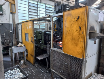 Foto: INJETORA DE ZAMAK IDRA  100 TONELADAS