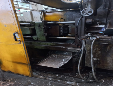 Foto: INJETORA DE ZAMAK IDRA  100 TONELADAS