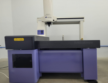 Foto: TRIDIMENSIONAL MANUAL  MITUTOYO -MODELO CRISTA PLUS M 574 -500 X 700 X 400 -ANO 2005
