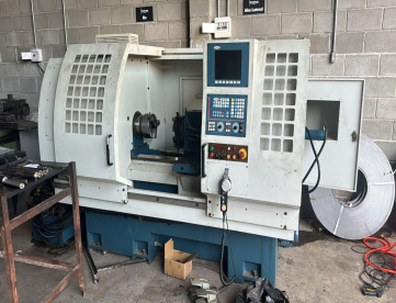 Foto: TORNO CNC TRAVIS TR1 - 450MM X 1000MM - ANO 2010