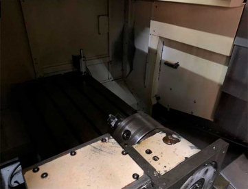 Foto: CENTRO DE USINAGEM VERTICAL MAZAK - MODELO VCN-510C-II - ANO 2008 - COM 4º EIXO