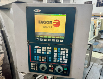 Foto: TORNO CNC - TRAVIS - TR4 - ANO 2005 - 840 x 3.000 MM