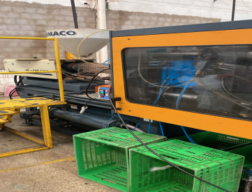 Foto: INJETORA DE PLASTICOS HIMACO ATIS 1600/740 -160 TONELADAS - ANO