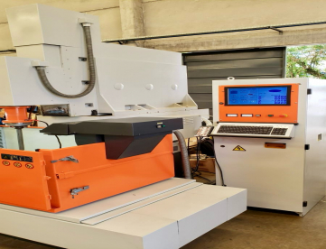 Foto: ELETROEROSÃO PENETRAÇÃO CNC - ACTSPARK - SE4 - ANO 2003