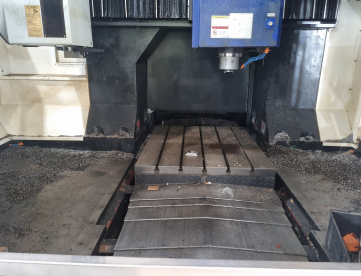 Foto: CENTRO DE USINAGEM PORTAL - EUROSTEC - MODELO FVM1212 - COMANDO SIEMENS 828D - 1200 x 1200 x 600 MM - ANO 2018