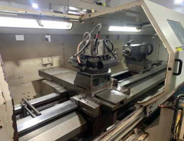 Foto: TORNO CNC ROMI CENTUR 40A - 680MM X 3000MM -SIEMENS - ANO 2013