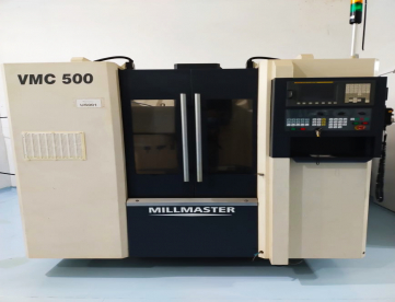 Foto: CENTRO DE USINAGEM VERTICAL - MILLMASTER - VMC500 - ANO 2014 - 550 x 300 x 450 - MÁQUINA MUITO NOVA