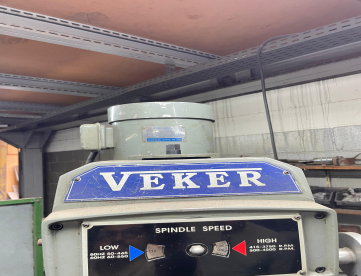 Foto: FRESADORA FERRAMENTEIRA VEKER - VK406V - 875 X 325 -ISO 30