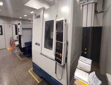 Foto: CENTRO DE USINAGEM VERTICAL - ROMI - D600 - ANO 2022 - COMANDO FANUC - 600 x 600 x 540 MM