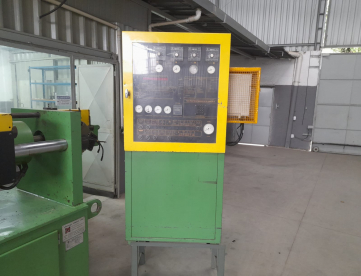Foto: INJETORA DE PLÁSTICOS - ORIENTE - IHP 180/350 -  COM INVERSOR DE FREQUÊNCIA