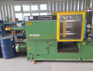 Foto: INJETORA DE PLÁSTICOS - ORIENTE - IHP 180/350 -  COM INVERSOR DE FREQUÊNCIA