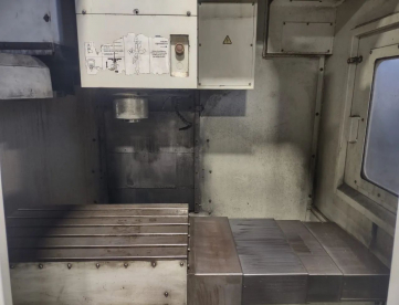 Foto: CENTRO DE USINAGEM VERTICAL - ROMI - D600 - ANO 2015 - CNC FANUC - 600 x 530 x 580 MM