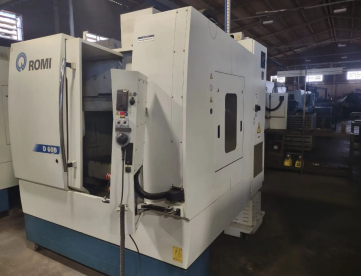 Foto: CENTRO DE USINAGEM VERTICAL - ROMI - D600 - ANO 2015 - CNC FANUC - 600 x 530 x 580 MM