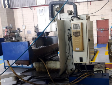 Foto: FRESADORA CNC - VEKER - VK4400 - ANO 2006 - 1000 x 500 x 500 MM