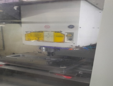 Foto: CENTRO DE USINAGEM VERTICAL - ROMI - D1000AP - ANO 2013 - SIEMENS - 1020 x 640 x 610 MM