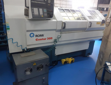 Foto: TORNO CNC - ROMI - CENTUR 30D - HIDRAULICO - ANO 2007 - 430 x 1000 MM - COMANDO SIEMENS