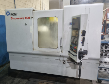 Foto: CENTRO DE USINAGEM  VERTICAL - ROMI - DISCOVERY 760 - ANO 2006 - 760 X 506 X 508MM - COMANDO GE FANUC SÉRIES 21i - MB