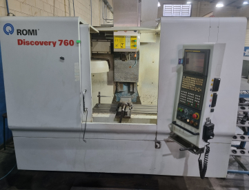 Foto: CENTRO DE USINAGEM  VERTICAL - ROMI - DISCOVERY 760 - ANO 2006 - 760 X 506 X 508MM - COMANDO GE FANUC SÉRIES 21i - MB