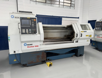 TORNO CNC- ROMI - CENTUR 35D - ANO 2011 - 520 x 1500mm - SEMINOVO - Somente 2.200 horas de uso