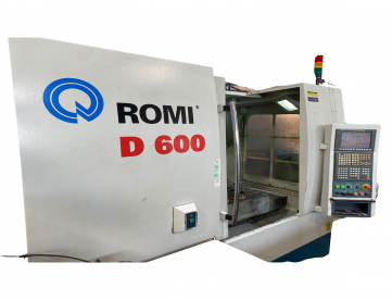 Foto: CENTRO DE USINAGEM VERICAL - ROMI - D600 - ANO 2013 - 600 x 530 x 580 MM - COMANDO FANUC