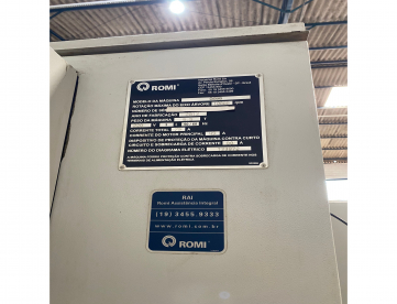 Foto: CENTRO DE USINAGEM VERICAL - ROMI - D600 - ANO 2013 - 600 x 530 x 580 MM - COMANDO FANUC