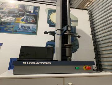 Foto: MÁQUINA UNIVESAL DE ENSAIOS - KRATOS