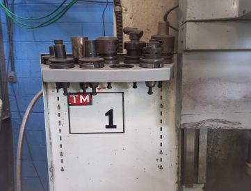 Foto: FRESADORA CNC HAAS -MODELO TM-1 760 X 350 X 405 -ANO 2003