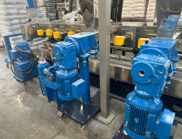 Foto: EXTRUSORA PARA RECICLAGEM CO-ROTANTE DUPLA ROSCA -MARCA COPERION STS 96 EXTRUDER -MOTOR DE AC DE 630 KW-ANO 2011