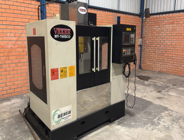 Foto: CENTRO DE USINAGEM VERTICAL - VEKER - MV760 ECO - ANO 2014 - 760 x 400 x 400 MM