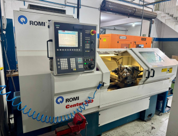 Foto: TORNO CNC - ROMI - CENTUR 30D - ANO 2010 - HIDRÁULICO - 430 x 1000 MM - COMANDO SIEMENS