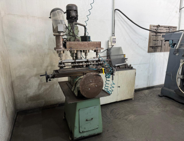 Foto: FRESADORA DE COLUNA - KONE - KFF 30 - COM CABEÇOTE  DE 4 FERRAMENTAS - ANO 1990