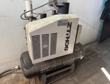 Foto: COMPRESSOR DE PARAFUSO - MARCA SCHULZ - MODELO SRP 3015 -15 HP - ANO 2013
