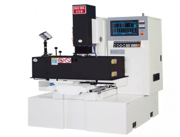Foto: ELETROEROSÃO PENETRAÇÃO CNC MAXSEE C54