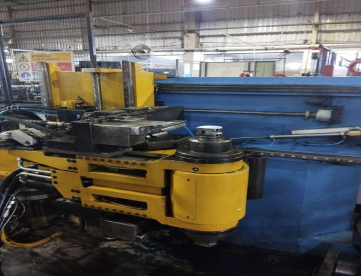 Foto: CURVADORA DE TUBOS CNC - CRIPPA - CA 542 - DOBRA TUBOS ATE 42MM X 3500 MTS - COM ALIMENTADOR DE BARRAS - ANO 2011