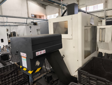Foto: CENTRO DE USINAGEM VERTICAL - DMG MORI - 1035V - ANO 2008 - 1035 x 560 x 510 MM