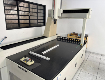 Foto: TRIDIMENSIONAL CNC - MITUTOYO - BEYOND 710 -X 900 Y 1600 Z 600