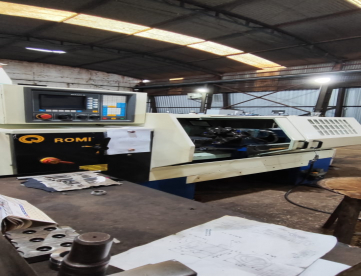 Foto: TORNO CNC - ROMI - CENTUR 35RV -1000 X 520 - COM TORRE HIDRAÚLICA