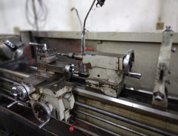 Foto: TORNO MECÂNICO - CLEVER - L-S1860 - 460MM X 1500MM