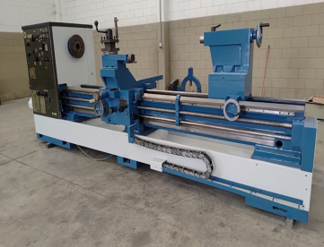 Foto: TORNO MECÂNICO ROMI - E45B - 1100 X 3000MM