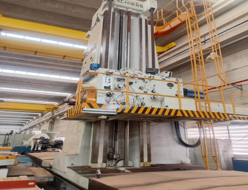 Foto: MANDRILHADORA - SCHIESS - FUSO 270 - 6300MM X 5000MM X 2000MM