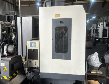 Foto: CENTRO DE USINAGEM VERTICAL - NEWAY - VM702H - 650 x 420 x 500MM - ANO 2014