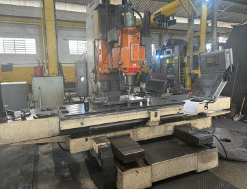Foto: FRESADORA CNC - MAKINO - FDXNC 1700 - 1700 x 700 x 500 - ANO 1995 - GRANDE PORTE BANCO FIXO