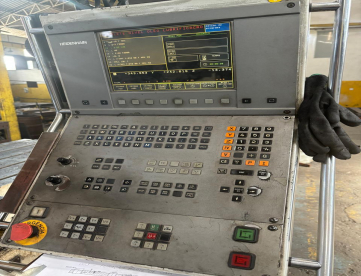 Foto: FRESADORA CNC - MAKINO - FDXNC 1700 - 1700 x 700 x 500 - ANO 1995 - GRANDE PORTE BANCO FIXO