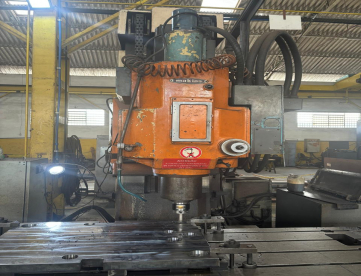 Foto: FRESADORA CNC - MAKINO - FDXNC 1700 - 1700 x 700 x 500 - ANO 1995 - GRANDE PORTE BANCO FIXO