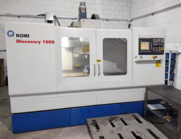 Foto: CENTRO DE USINAGEM VERTICAL - ROMI - DISCOVERY 1000 - ANO 2002 - 1020 x 510 x 640 MM