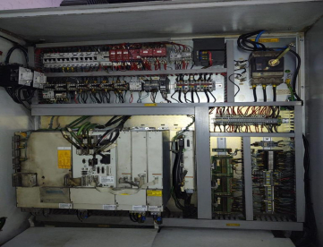 Foto: CENTRO DE USINAGEM VERTICAL - ROMI - DISCOVERY 1000 - ANO 2002 - 1020 x 510 x 640 MM