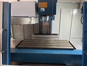 Foto: CENTRO DE USINAGEM VERTICAL - FEELER - FV1000 - 1000 X 500 X 505MM - ANO 2007