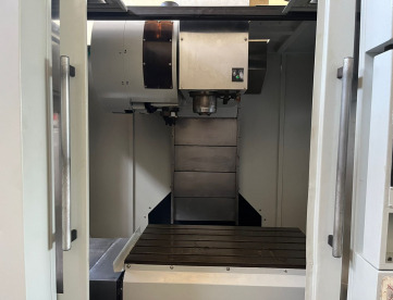 Foto: CENTRO DE USINAGEM VERTICAL - VEKER - LITZ DN1000 - 1020 x 560 x 600MM - ANO 2008