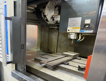 Foto: Centro de Usinagem Maxmill QMC600 + 4° Eixo