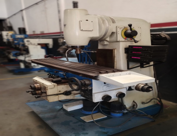 Foto: FRESADORA UNIVERSAL ZEMA FVA 1600